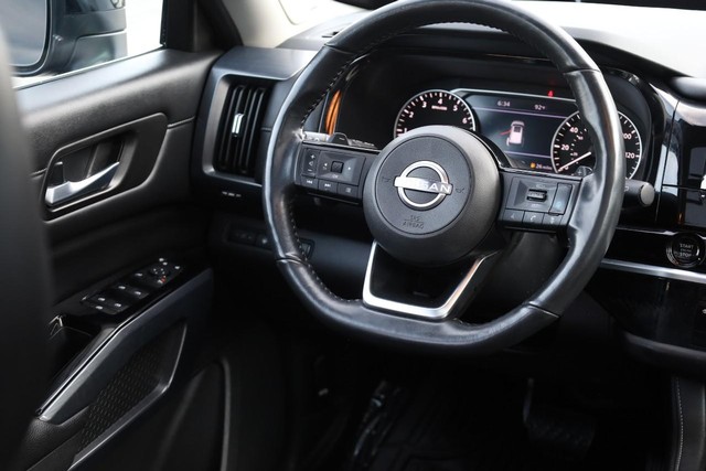 Nissan Pathfinder Vehicle Full-screen Gallery Image 29