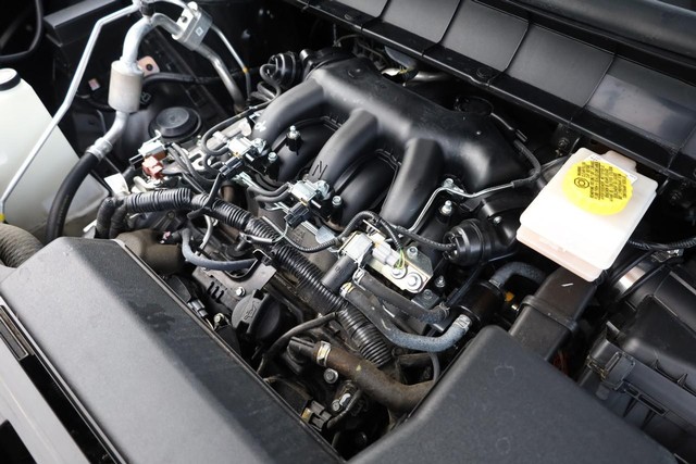 Nissan Pathfinder Vehicle Full-screen Gallery Image 32