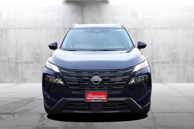 Nissan Rogue Vehicle Image 04