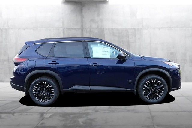Nissan Rogue Vehicle Image 05