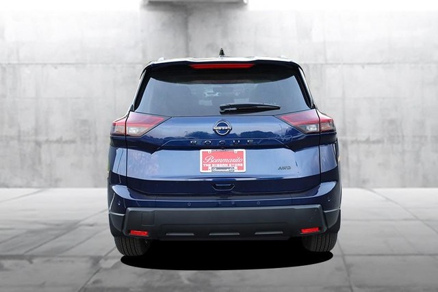 Nissan Rogue Vehicle Image 06