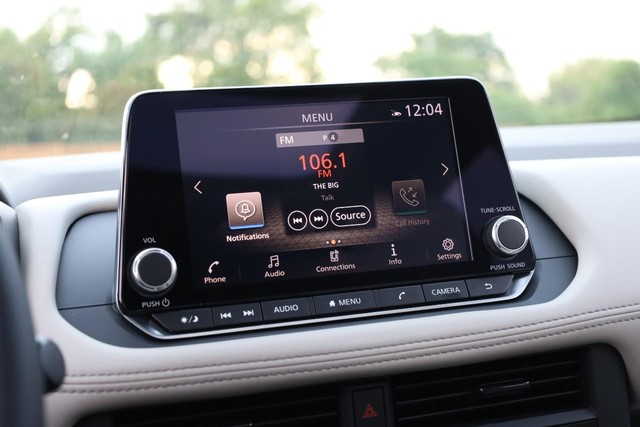 Nissan Rogue Vehicle Image 13