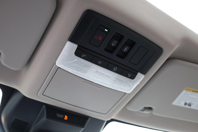Nissan Rogue Vehicle Image 18