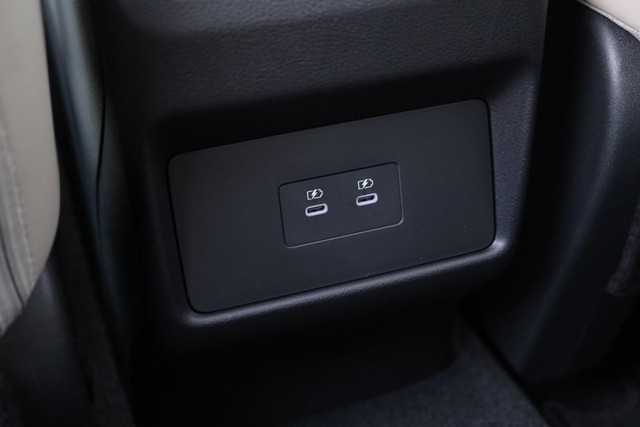 Nissan Rogue Vehicle Image 23