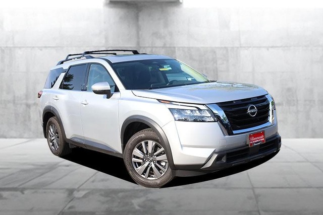 Nissan Pathfinder Vehicle Image 02