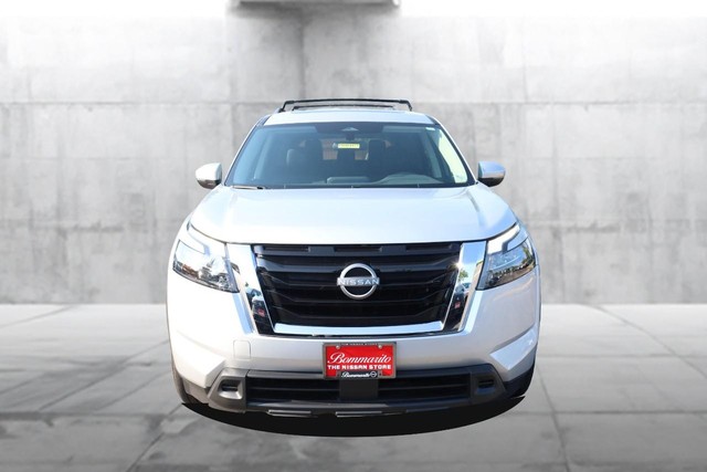 Nissan Pathfinder Vehicle Image 04
