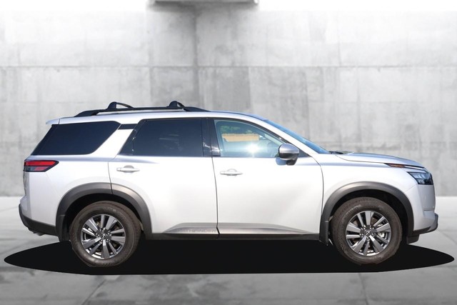 Nissan Pathfinder Vehicle Image 05