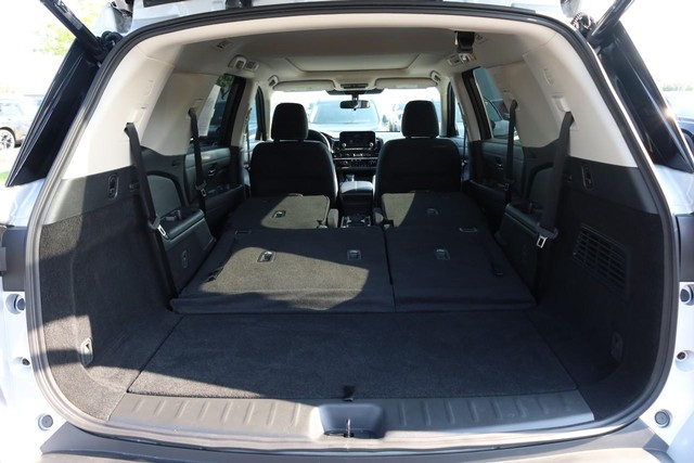 Nissan Pathfinder Vehicle Image 09