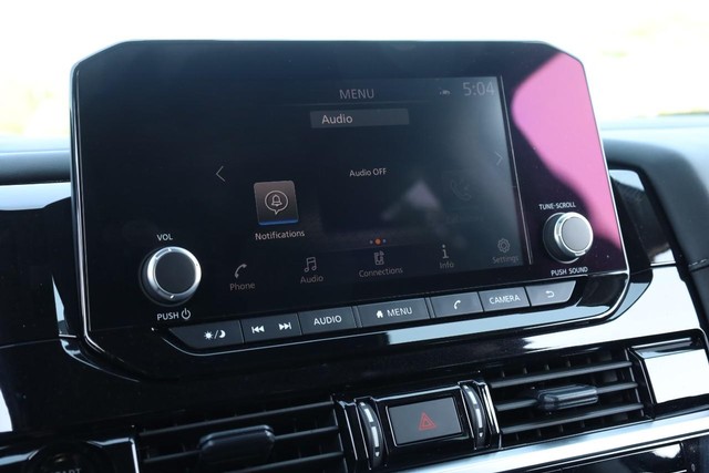 Nissan Pathfinder Vehicle Image 15
