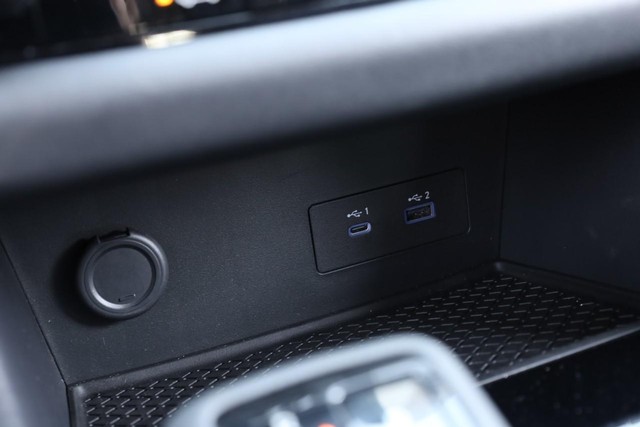 Nissan Pathfinder Vehicle Image 18