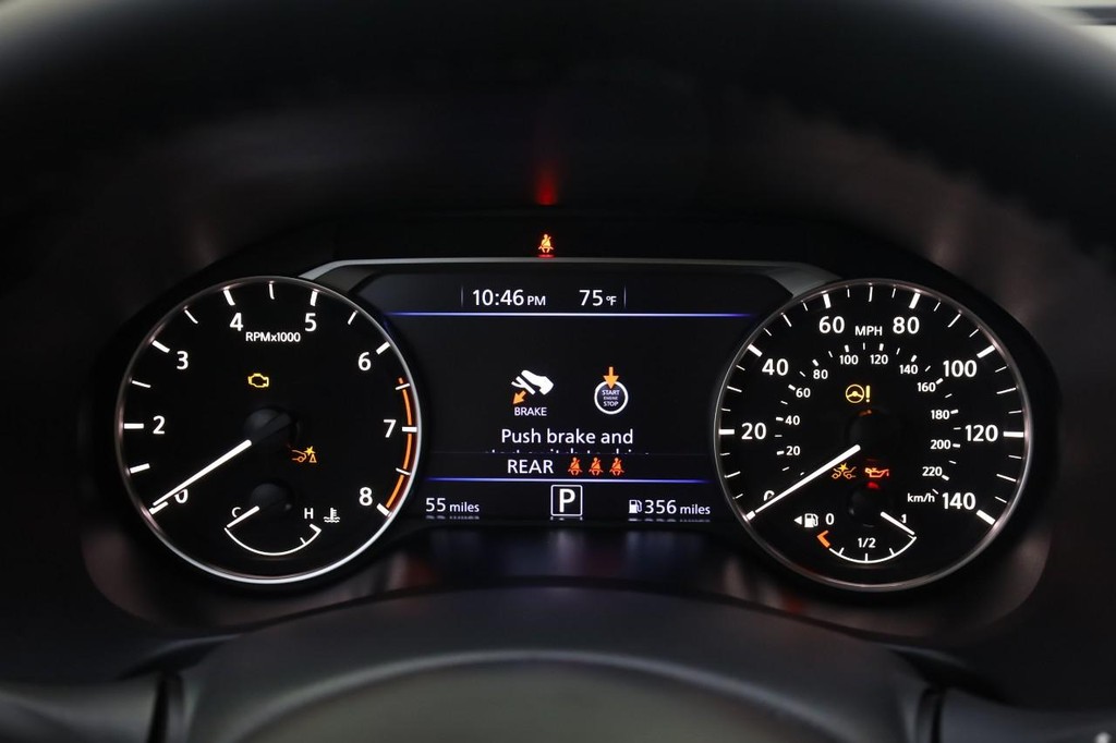 Nissan Altima Vehicle Image 11