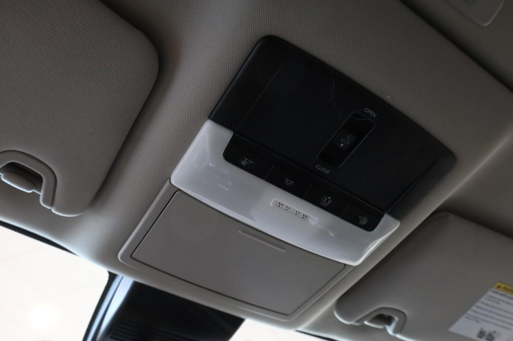 Nissan Altima Vehicle Image 17