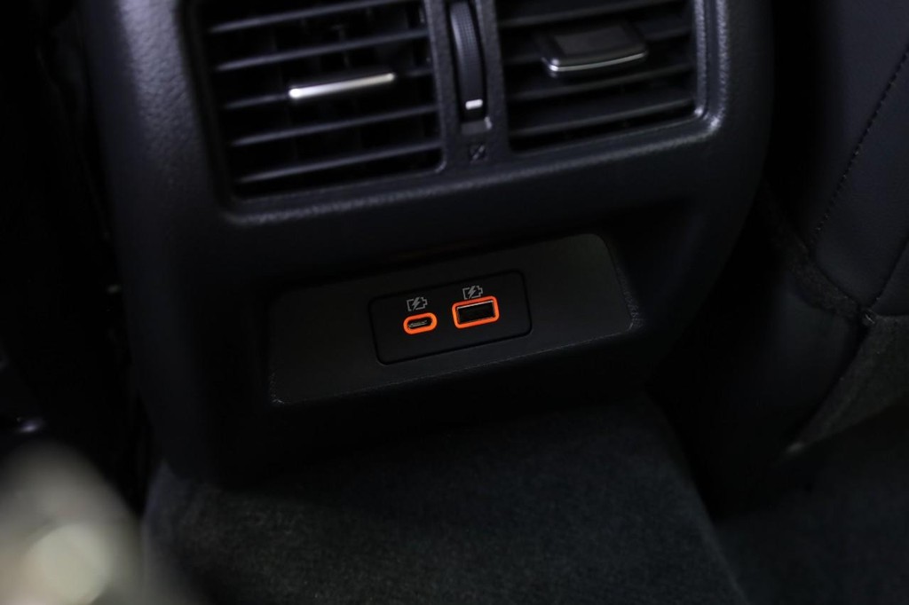 Nissan Altima Vehicle Image 21