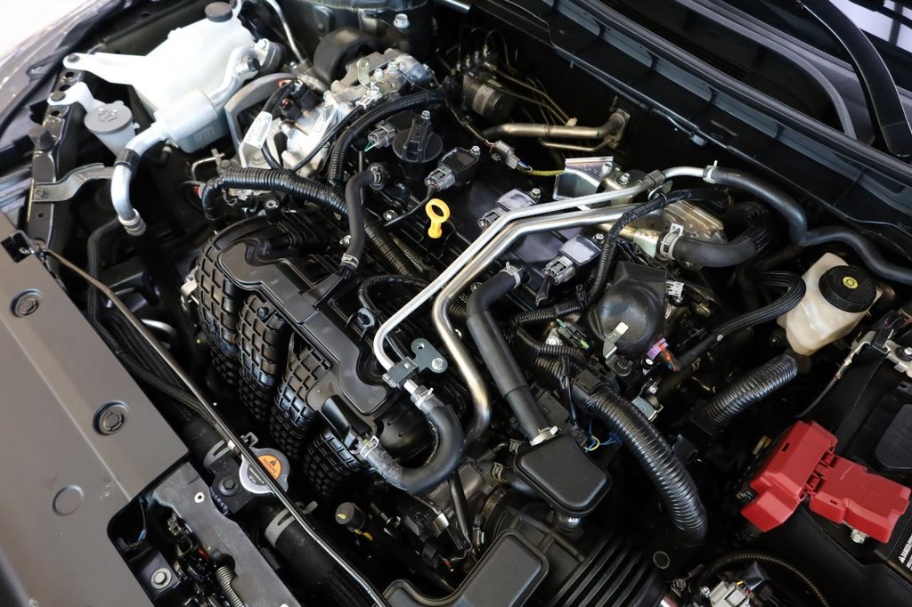 Nissan Altima Vehicle Image 25