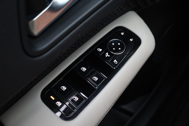 Nissan Ariya Vehicle Image 16