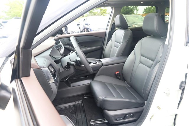 Nissan Rogue Vehicle Image 08