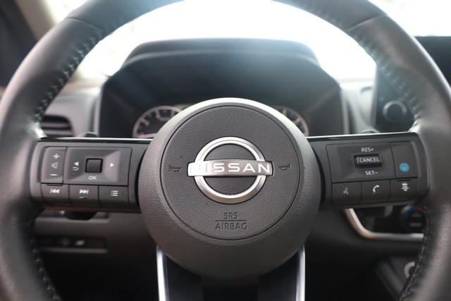 Nissan Rogue Vehicle Image 11