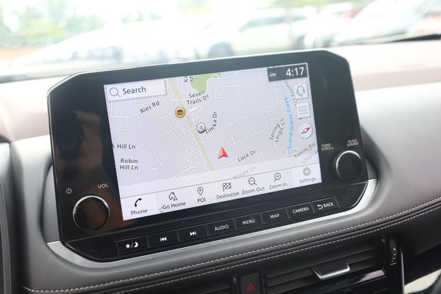 Nissan Rogue Vehicle Image 14