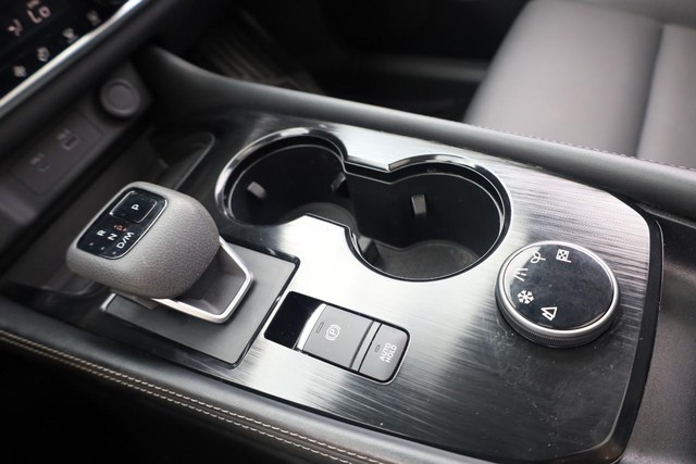 Nissan Rogue Vehicle Image 18