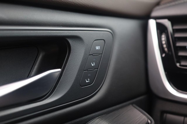 Nissan Rogue Vehicle Image 21