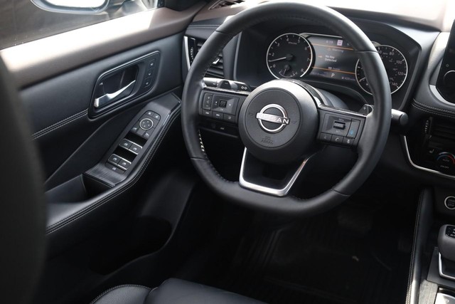 Nissan Rogue Vehicle Image 27