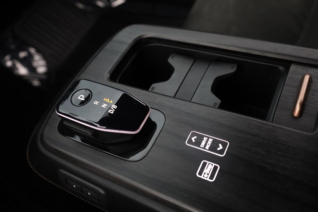 Nissan Ariya Vehicle Image 15