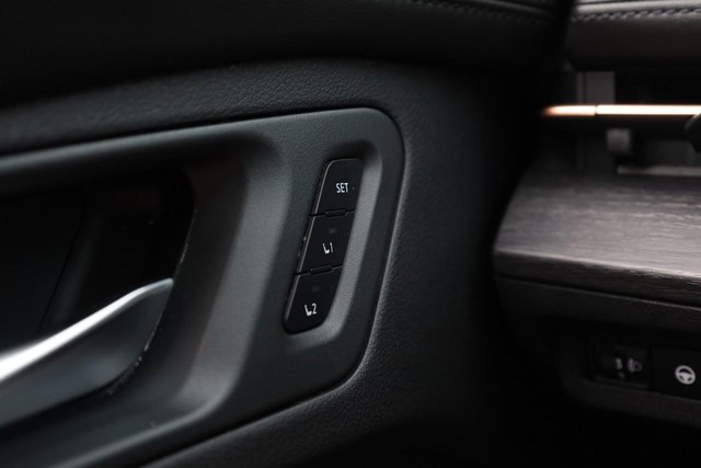 Nissan Ariya Vehicle Image 18