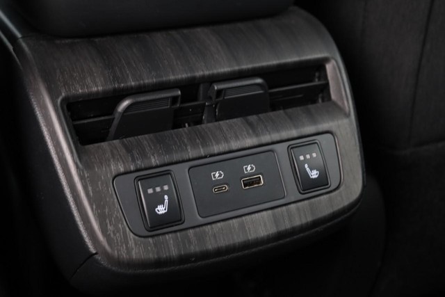 Nissan Ariya Vehicle Image 22