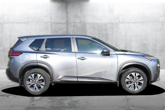 Nissan Rogue Vehicle Full-screen Gallery Image 5