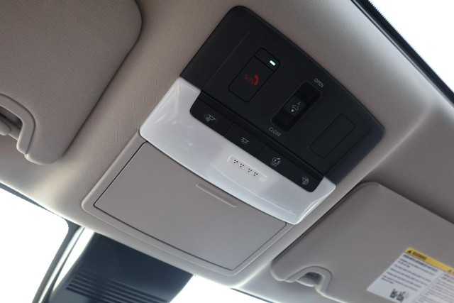 Nissan Altima Vehicle Image 17