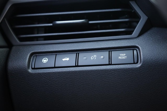 Nissan Altima Vehicle Image 19