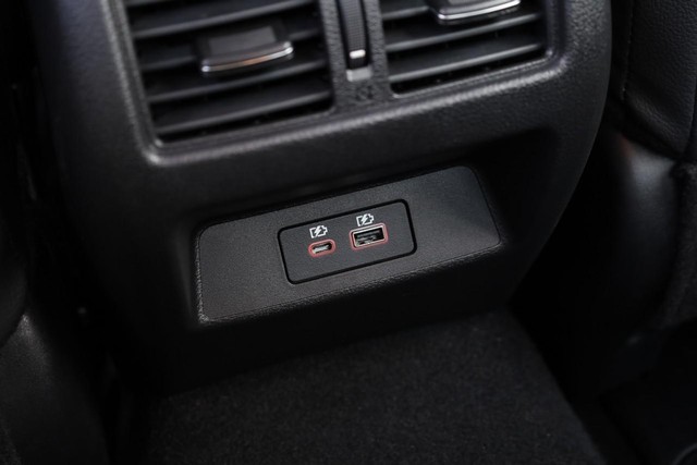Nissan Altima Vehicle Image 21