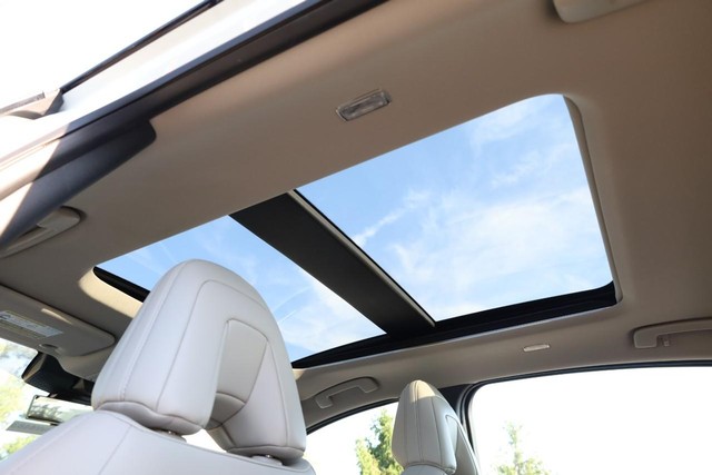 Nissan ARIYA Vehicle Full-screen Gallery Image 10