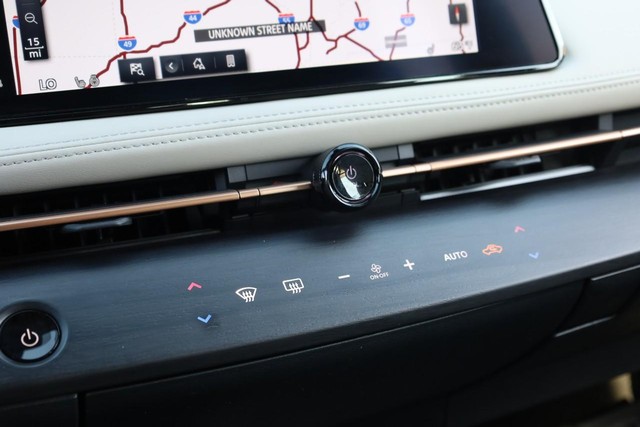 Nissan ARIYA Vehicle Full-screen Gallery Image 16