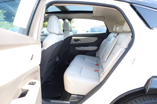 Nissan ARIYA Vehicle Full-screen Gallery Image 23