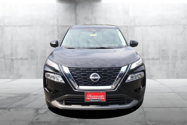 Nissan Rogue Vehicle Image 04