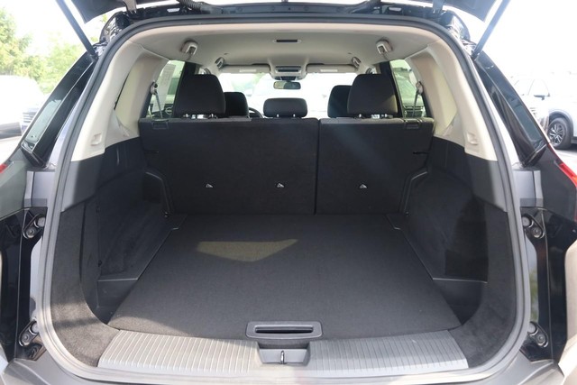 Nissan Rogue Vehicle Image 07