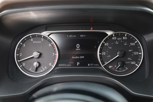 Nissan Rogue Vehicle Image 10