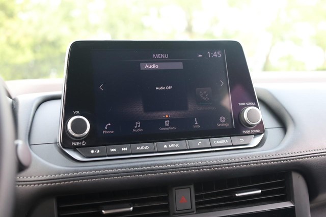 Nissan Rogue Vehicle Image 11