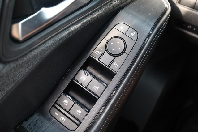 Nissan Rogue Vehicle Image 17