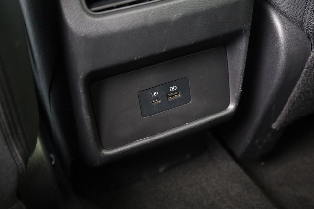 Nissan Rogue Vehicle Image 21