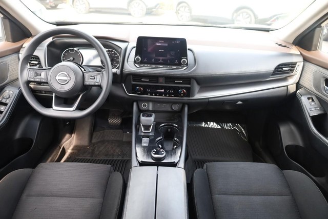 Nissan Rogue Vehicle Image 22