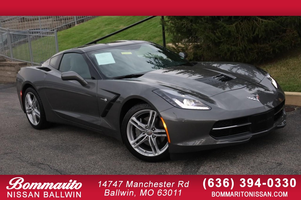 Chevrolet Corvette Vehicle Full-screen Gallery Image 01