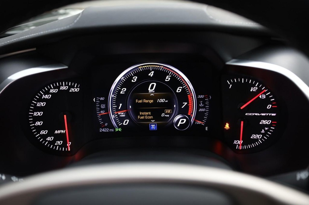 Chevrolet Corvette Vehicle Full-screen Gallery Image 12