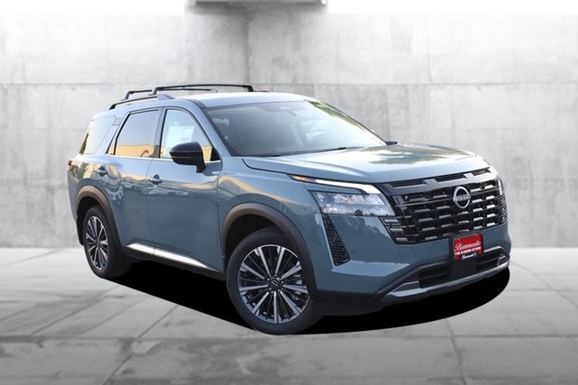 Nissan Pathfinder Vehicle Image 02