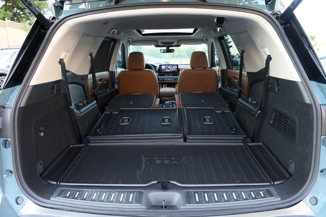 Nissan Pathfinder Vehicle Image 09