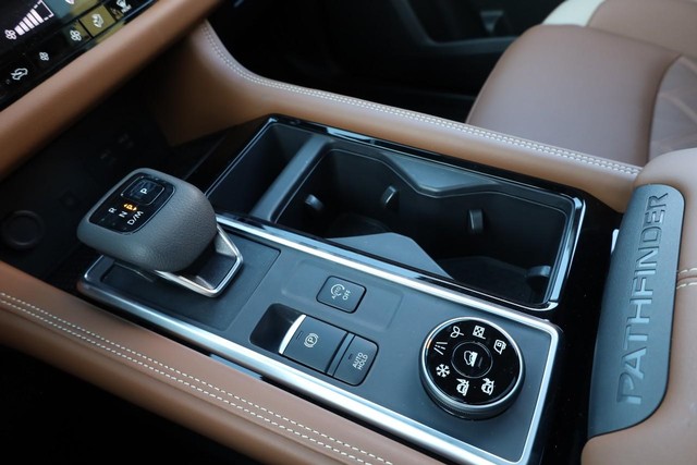 Nissan Pathfinder Vehicle Image 20
