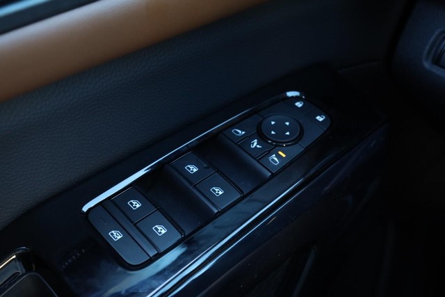 Nissan Pathfinder Vehicle Image 22