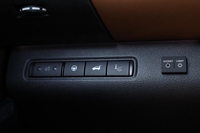 Nissan Pathfinder Vehicle Image 24