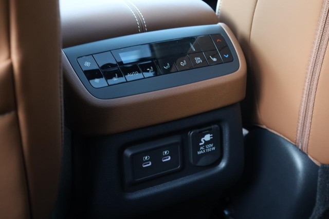Nissan Pathfinder Vehicle Image 28